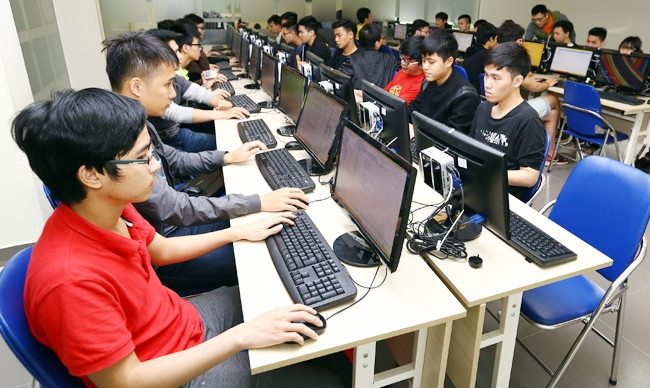 Đào tạo nguồn nhân lực công nghệ thông tin tại Trường đại học FPT.