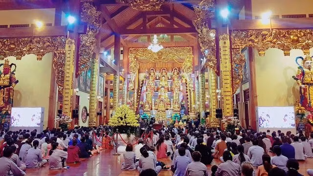 Những ngày qua, chùa Ba Vàng trở thành tâm điểm của dư luận.