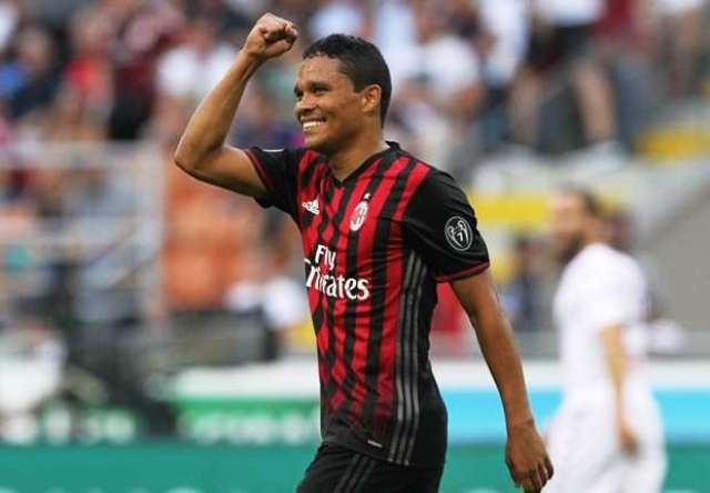 C. Bacca lập hat-trick giúp AC Milan thắng Torino 3-2.