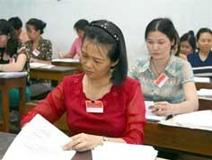 Chấm thi môn Văn ở<br>Trường ĐH Sư phạm.