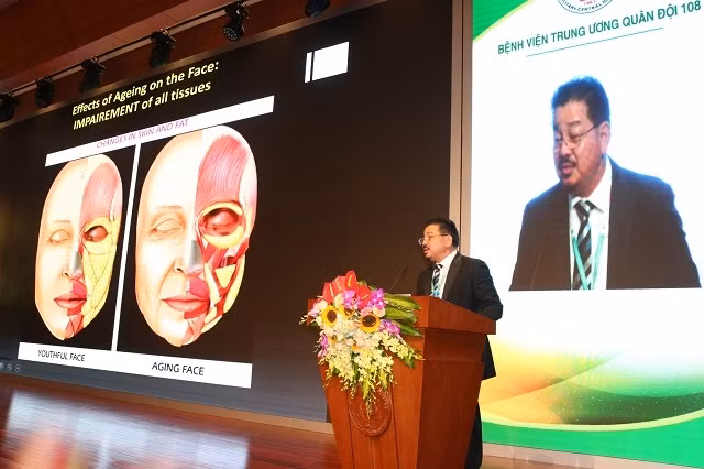 PGS, TS Lê Hành, Chủ tịch Hội Phẫu thuật tạo tình thẩm mỹ Việt Nam phát biểu tại hội nghị. 