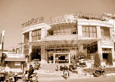 Ai đi, ai ở? Một câu chuyện sôi động, với nhiều ý kiến khác nhau. Ảnh: DOÃN TRƯỜNG