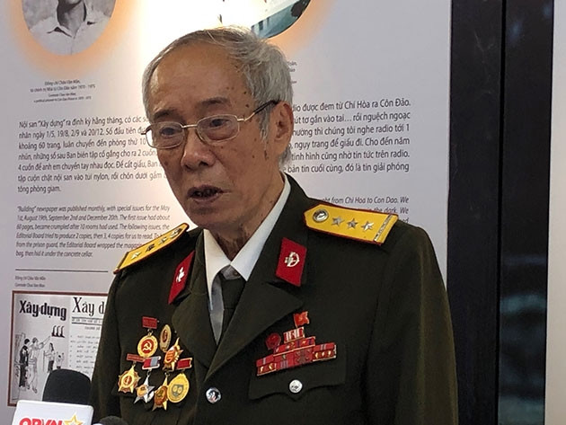 Đồng chí Nguyễn Thế Nghĩa, cựu tù chính trị Nhà tù Phú Quốc, người đã dùng máu của mình vẽ nên lá cờ Đảng và chân dung Bác Hồ.