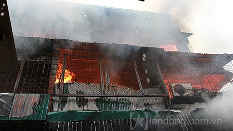 Tầng ba khu D11, nơi ngọn lửa bùng lên. (Ảnh: Lao Động)