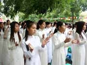 Cho con vào học trường
chất lượng cao là mong mỏi
của nhiều bậc phụ huynh.