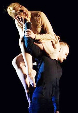 Gặp gỡ Ðông - Tây