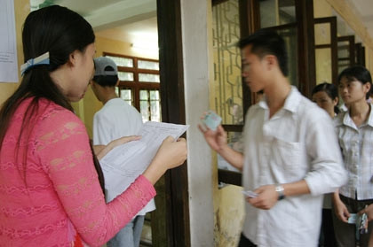 Gần 80 trường công bố điểm chuẩn
