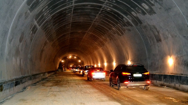 Thông xe hầm cao tốc Nội Bài - Lào Cai, đoạn đi Cửa khẩu Kim Thành.