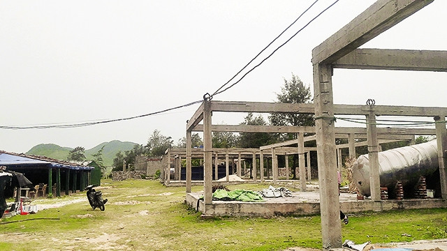 Những công trình sai phép, nằm ngoài quy hoạch của Công ty VIT Hạ Long làm ảnh hưởng nghiêm trọng môi trường và quy hoạch phát triển du lịch của xã Quan Lạn.