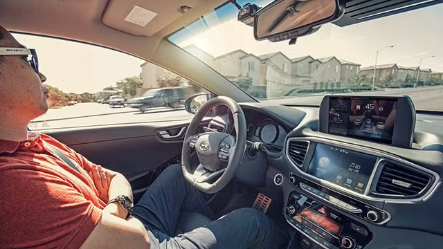 Vận hành thử nghiệm xe tự lái tại TP K-City của Hàn Quốc. Ảnh: CARSCOOPS