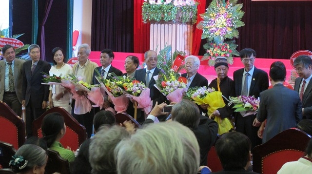 Tri ân những thế hệ nhà giáo đi trước.