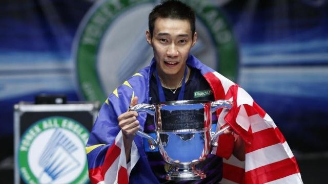 Lee Chong Wei đăng quang ngôi vô địch Giải cầu lông All England Open 2017 sau khi dễ dàng đánh bại Shi Yuqi của Trung Quốc tại trận chung kết đơn nam ở Birmingham, Anh hôm 12-3-2017. (Ảnh: Reuters)
