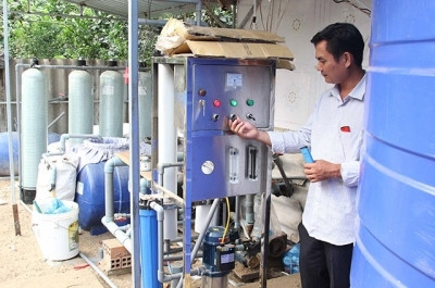 Mô hình lọc nước nhiễm mặn thành nước ngọt của anh Nguyễn Văn Minh ở Vĩnh Long.