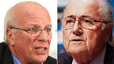 Chủ tịch FA Gregory Dyke (bên trái) đã lên tiếng yêu cầu Chủ tịch FIFA Sepp Blatter (bên phải) sớm từ chức. (Ảnh: The Independent)