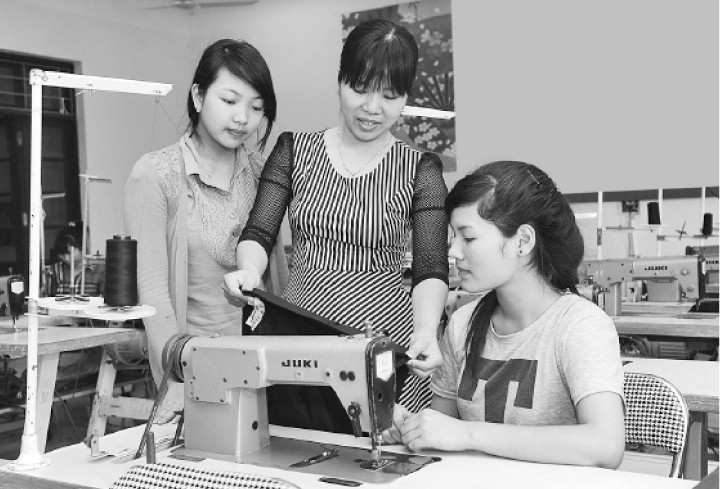 Cần chấm dứt việc nâng cấp CĐ lên ĐH và tạo cơ chế liên thông tốt giữa các cơ sở đào tạo. 