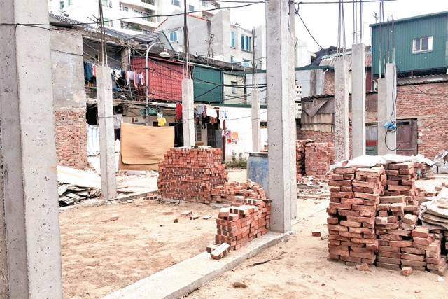 Các công trình xây dựng đã bị đình chỉ thi công do vi phạm trật tự xây dựng.