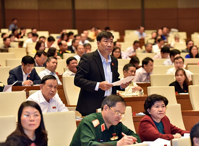 Đại biểu Quốc hội Thạch Phước Bình (Trà Vinh) phát biểu tại phiên thảo luận sáng 14-11.