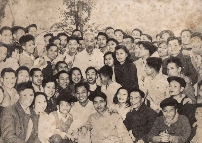 Người bạn tin cậy đồng hành cùng bạn đọc