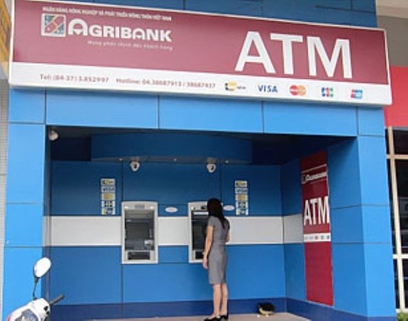 Bồi hoàn chủ tài khoản bị rút tiền từ ATM Agribank