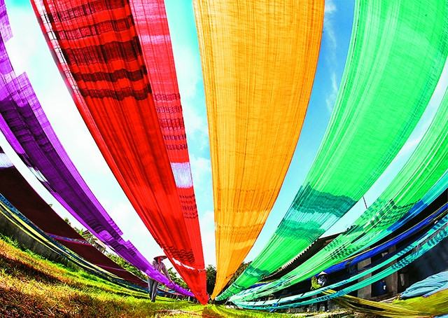 Lụa Việt chất lượng cao có thể đáp ứng yêu cầu của những khách hàng khó tính.