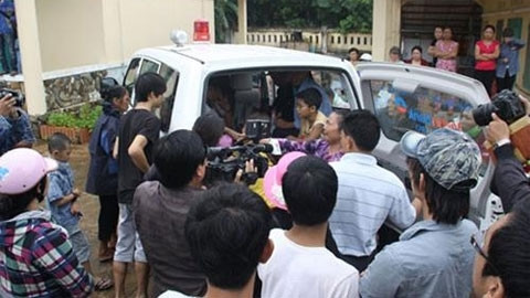 Đưa thi thể các cháu về quê an táng.