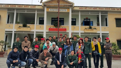 Nhà hát Tuổi trẻ biểu diễn tại vùng biên giới Sơn La và Hà Giang