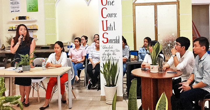 Sinh viên tham gia một buổi nói chuyện Chuyên đề tại khu vực không gian sinh viên khởi nghiệp, Nhà Văn hóa sinh viên TP Hồ Chí Minh.