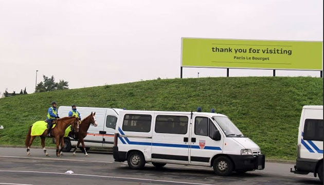 Khu vực diễn ra COP21 được bảo vệ bằng nhiều tầng an ninh. Khoảng 170 triệu euro là chi phí để tổ chức COP21.