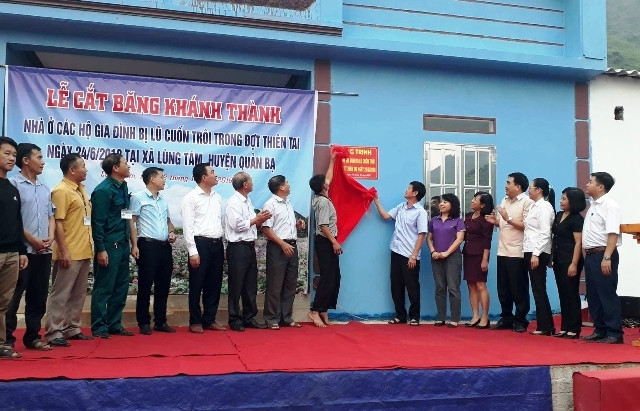 Huyện Quản Bạ (Hà Giang) khánh thành nhà ở cho các hộ dân vùng lũ Lùng Tám.