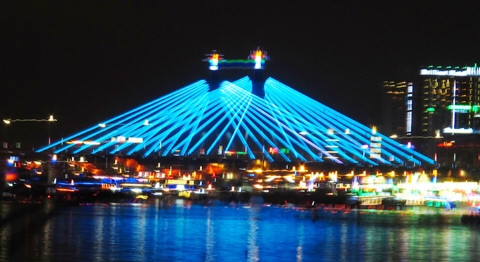 Cầu quay Sông Hàn, biểu tượng của Đà Nẵng hôm nay.