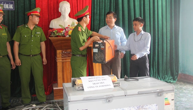 Cty TNHH Gang thép Hưng Nghiệp Formosa Hà Tĩnh nhận lại tài sản bị mất cắp đêm 14-5