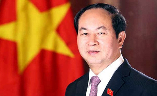 Các đồng chí lãnh đạo Đảng, Nhà nước tại Lễ diễu binh, diễu hành kỷ niệm 40 năm Ngày Giải phóng miền nam, thống nhất đất nước. Ảnh TTXVN