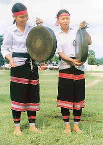 Con gái Bh' noong "bắt chồng"