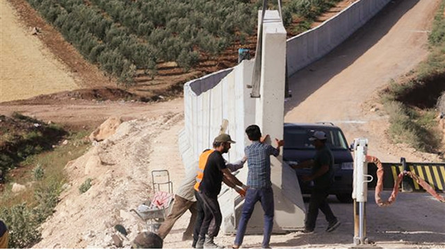 Thổ Nhĩ Kỳ xây tường biên giới với Syria