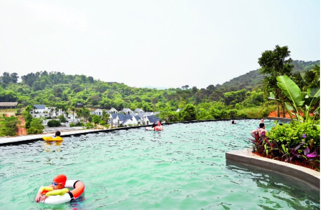 Zen Resort (huyện Ba Vì) là một trong những địa điểm thu hút đông du khách. 