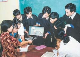 Giờ học sinh vật tại lớp bồi dưỡng
chuẩn hóa giáo viên tiểu học của
Trường trung học Sư phạm Yên Bái.