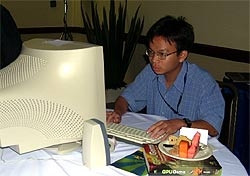 Phạm Hữu Ngôn đang dự thi
Imagine Cup 2004 tại Brazil.