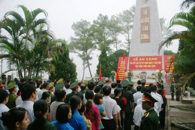 Toàn cảnh lễ tưởng niệm.
