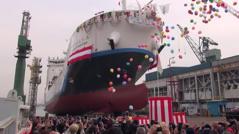 Lễ ra mắt tàu vận chuyển hydro lỏng đầu tiên trên thế giới thu hút sự chú ý của nhiều người.