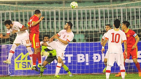 Pha đánh đầu mở tỷ số của Anh Đức. (ảnh: Tuổi Trẻ).
