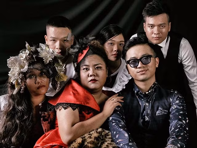 Cảnh trong vở nhạc kịch thuộc dự án Hope.