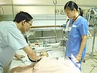 Chăm sóc trẻ bị viêm màng não mủ
tại Bệnh viện Nhi TƯ.