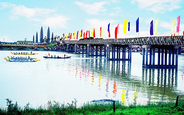 Di tích quốc gia đặc biệt Ðôi bờ Hiền Lương - Bến Hải.