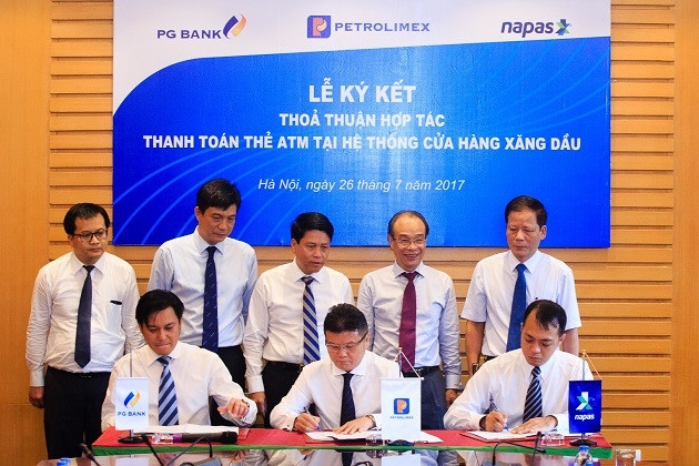 Kết nối thanh toán thẻ ATM tại hệ thống cửa hàng xăng dầu trên toàn quốc
