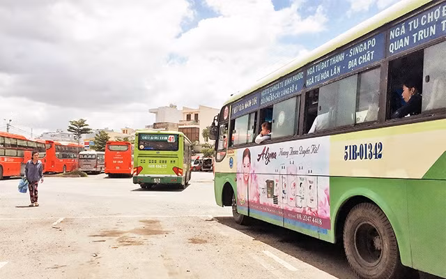 TP Hồ Chí Minh triển khai thực hiện đại trà quảng cáo trên thân xe buýt từ đầu năm 2017 nhưng vẫn chưa thu hút nhiều doanh nghiệp tham gia.