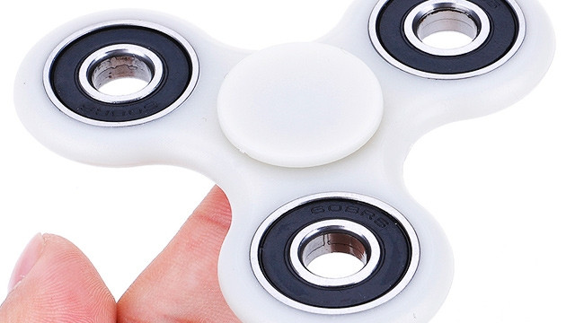 Giảm stress với con quay Fidget Spinner