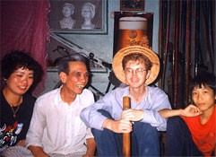 Jason Gibbs
và những người bạn Việt Nam.