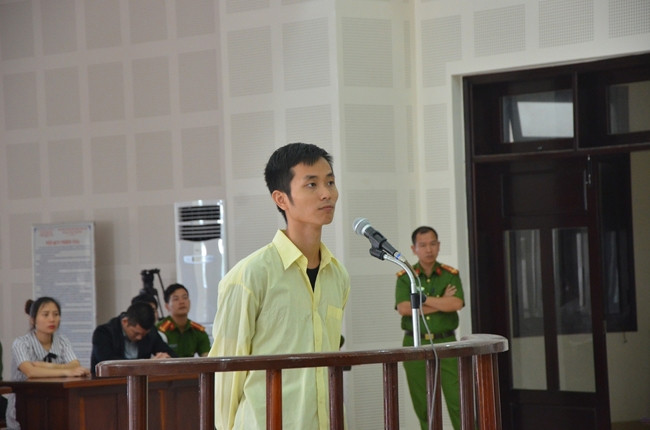 Feng Long Chun tại phiên toà sáng ngày 24-3.