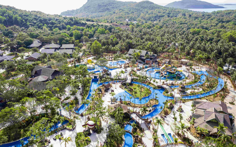 Toan canh Aquatopia Water Park nhìn từ cáp treo 