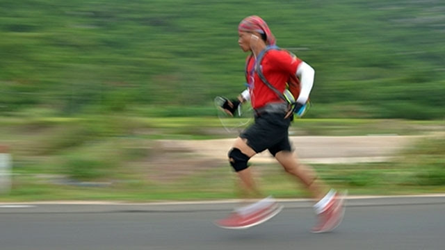 Đi cho chân cứng đá mềm